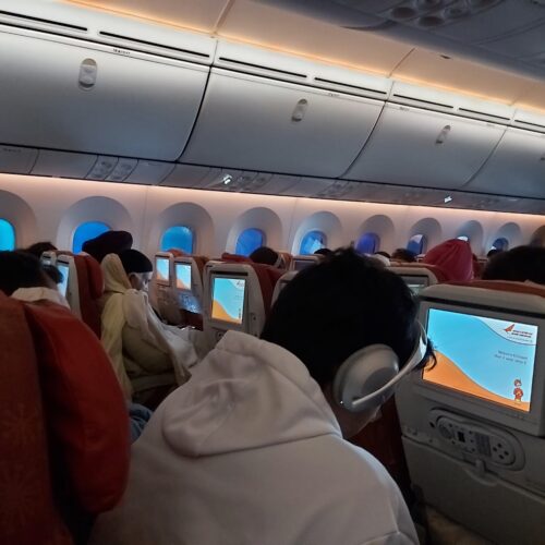 https://www.airlinequality.com/wp-content/uploads/2023/07/AI-309-Melbourne-to-Delhi-500x500.jpg